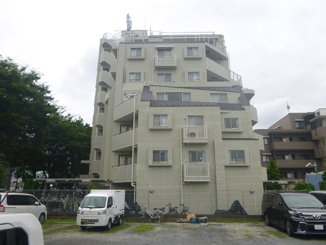東京都S区内マンションの大規模修繕工事を施工いたしました。 （写真は施工後）