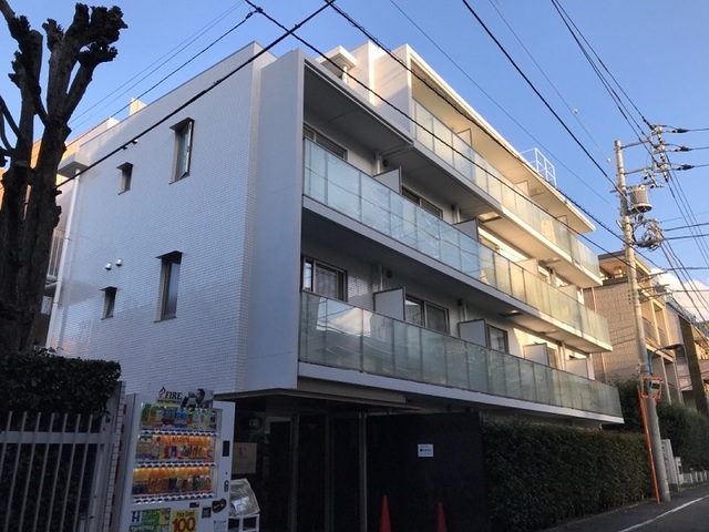 東京都S区内マンションの大規模修繕工事を施工いたしました。 （写真は施工後）